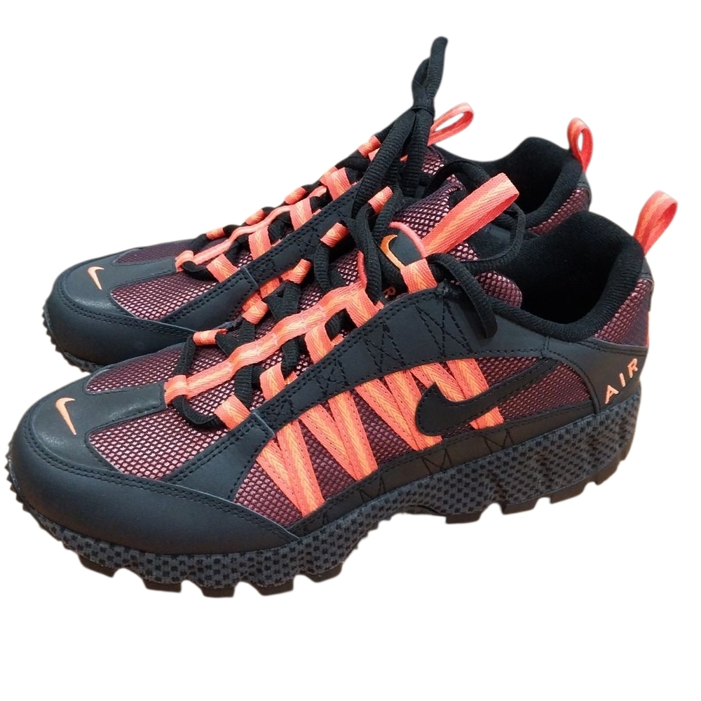 Nike Air HUMARA Black and Coral Sneakers SIZE 9 - NEW ( no Box )
